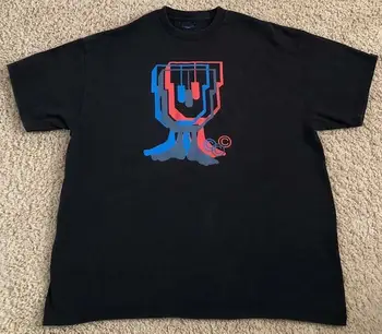 Непобежденная многоногая многоцветная мужская черная футболка с логотипом размера XL